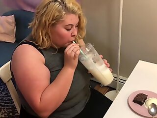 chubby plus-size TEEN GULPS DOWN ENTIRE WEIGHT GAIN wiggle AND DESSERT